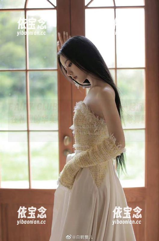 FAIRY CLUB妖精社 - 与众女神一起沉醉在礼服的华美中，分享这套独特的写真图片合集！.txt